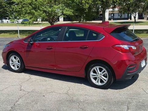 Used 2018 Chevrolet Cruze LT w/ Convenience Package FWD image 6