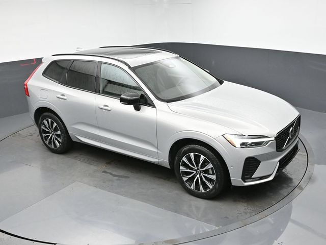 Used 2024 Volvo XC60 B5 Plus w/ Protection Package Premier AWD/4WD image 18