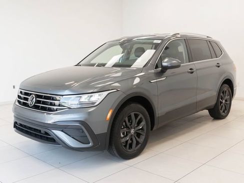 Used 2024 Volkswagen Tiguan SE FWD image 6