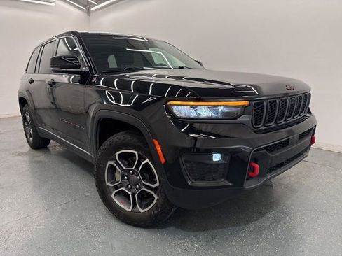 Used 2022 Jeep Grand Cherokee Trailhawk w/ ADV Protech Group II AWD/4WD image 3