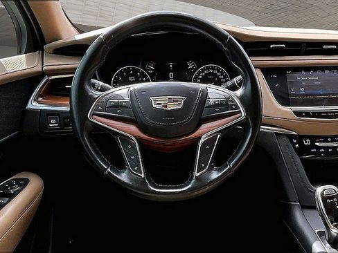 Used 2019 Cadillac XT5 Platinum AWD/4WD image 4