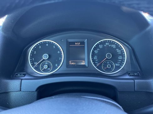 Used 2017 Volkswagen Tiguan Sport image 11