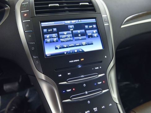 Used 2014 Lincoln MKZ AWD image 24