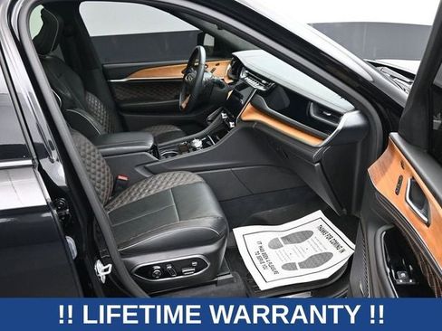 Used 2023 Jeep Grand Cherokee L Summit AWD/4WD image 14