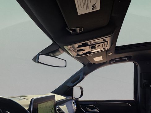 Used 2022 Chevrolet Suburban Z71 w/ Z71 Off-Road Package image 14