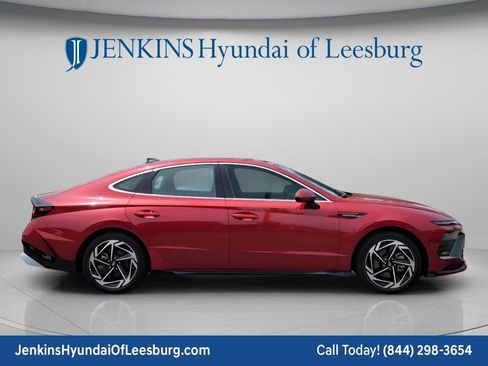 Used 2024 Hyundai Sonata SEL w/ Convenience Package FWD image 2