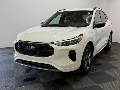 Used 2024 Ford Escape ST-Line w/ Tech Pack #1 FWD image 8