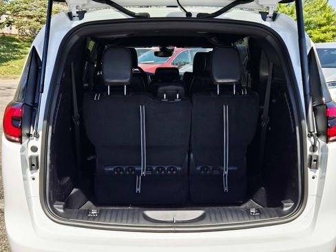 New 2026 Chrysler Pacifica Select FWD image 14