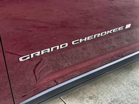 New 2026 Jeep Grand Cherokee L 2WD image 8