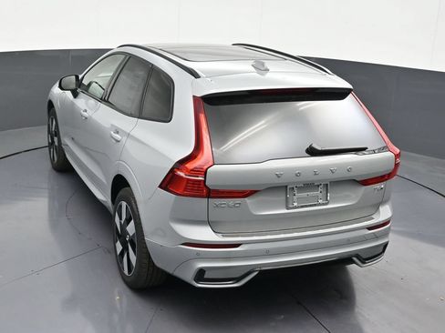 New 2025 Volvo XC60 T8 Plus w/ Protection Package Premier AWD/4WD image 16