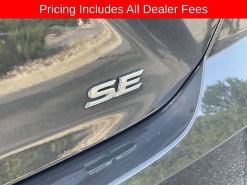 Used 2025 Toyota Camry SE FWD image 12