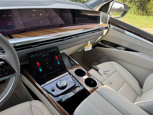 New 2025 Cadillac Escalade Sport Platinum image 30