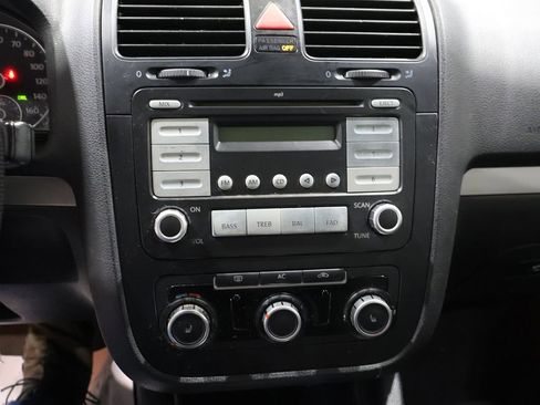 Used 2010 Volkswagen Jetta S image 24