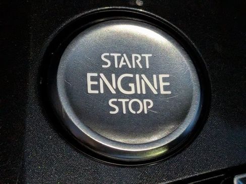 Used 2019 Volkswagen Tiguan SE w/ Panoramic Sunroof Package AWD/4WD image 32