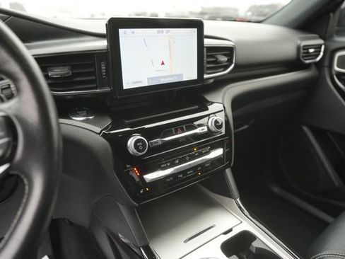Used 2022 Ford Explorer ST image 25
