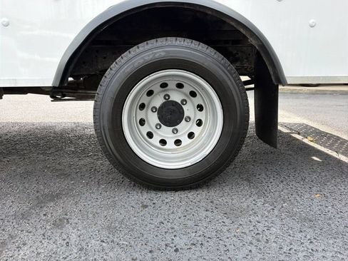Used 2023 Ford Transit 350 DRW RWD image 31