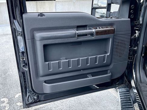 Used 2014 Ford F350 Platinum image 21