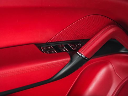 Used 2015 Porsche Cayenne Turbo image 37