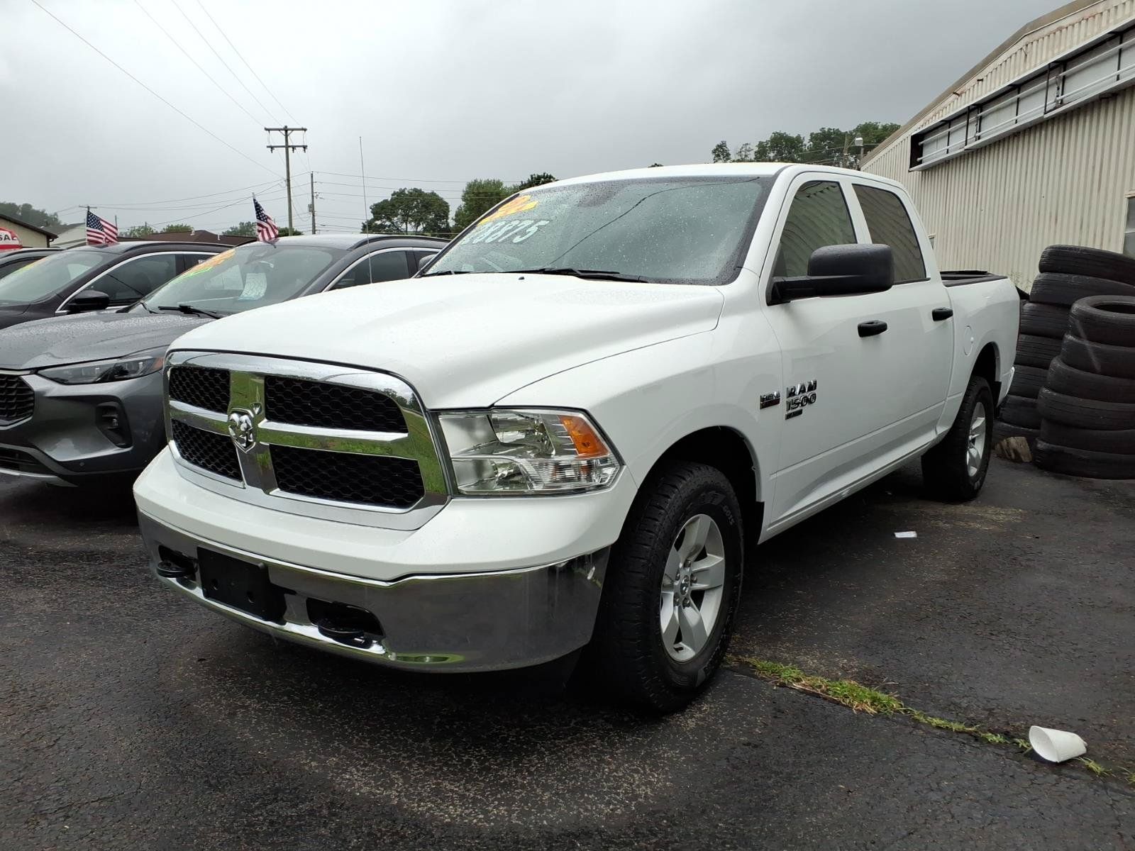 Used 2023 RAM 1500 Classic SLT w/ Protection Group AWD/4WD image 3