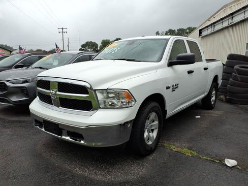 Used 2023 RAM 1500 Classic SLT w/ Protection Group AWD/4WD image 3