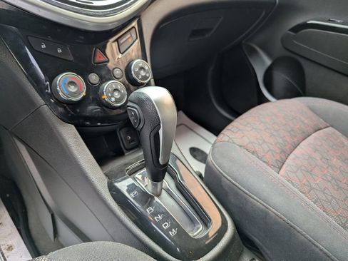 Used 2020 Chevrolet Sonic LT w/ Convenience Package image 15