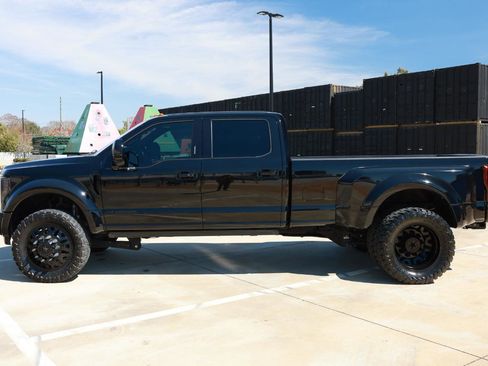 Used 2017 Ford F450 Platinum w/ Platinum Ultimate Package image 4