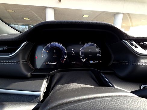 New 2025 Jeep Grand Cherokee L Altitude image 17