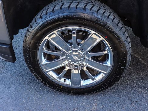 Used 2017 Chevrolet Silverado 1500 High Country image 11