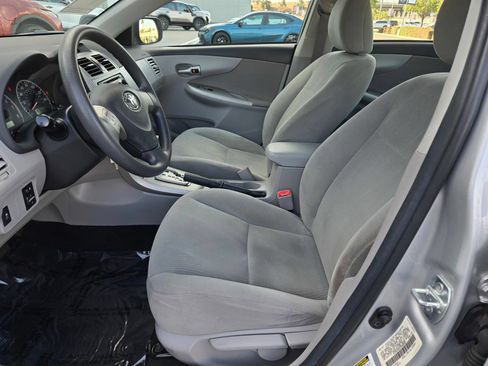 Used 2012 Toyota Corolla LE FWD image 13