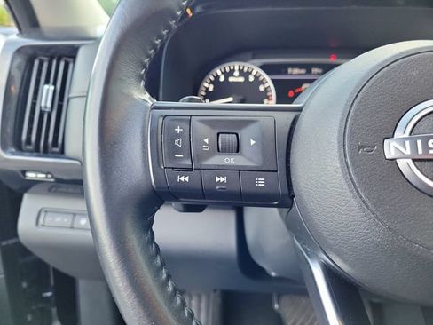 Used 2024 Nissan Pathfinder SV FWD image 23
