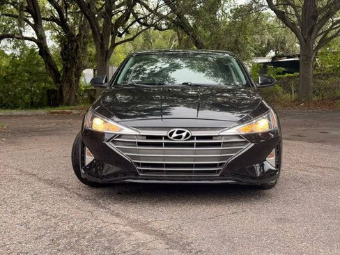 Used 2020 Hyundai Elantra SE w/ Convenience Package (C2) FWD image 3