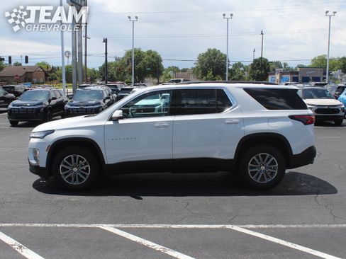 Used 2023 Chevrolet Traverse LT FWD image 7