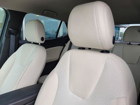 Used 2025 Buick Encore GX Preferred w/ Comfort Package AWD/4WD image 17