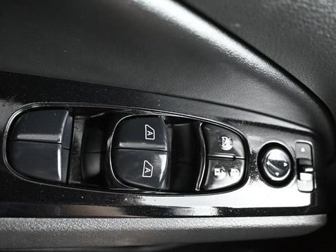 Used 2025 Nissan Altima 2.5 SR FWD image 25
