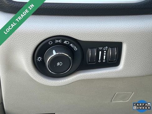 Used 2024 Chrysler Pacifica Touring-L w/ Road Tripper Package image 26