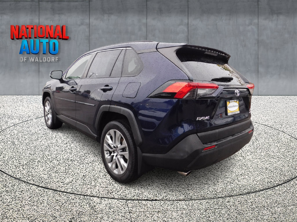 Used 2019 Toyota RAV4 XLE Premium w/ Cold Weather Package AWD/4WD image 7