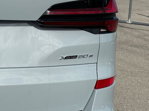 New 2026 BMW X5 xDrive50e w/ M Sport Package image 11