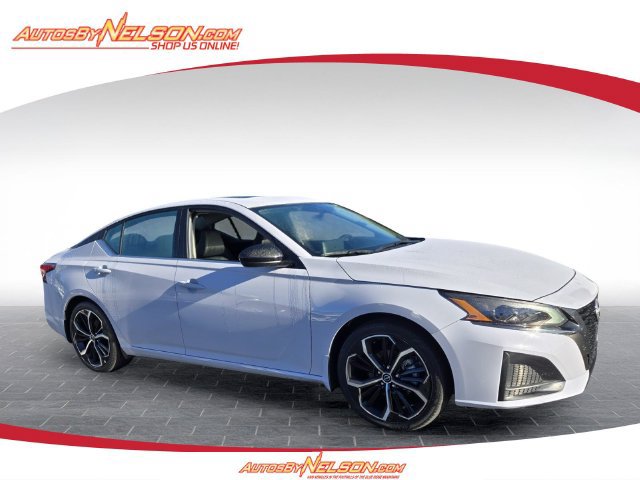 Used 2025 Nissan Altima 2.5 SR w/ SR Premium Package FWD image 1