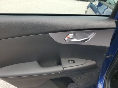 Certified 2023 Kia Forte LXS FWD image 9