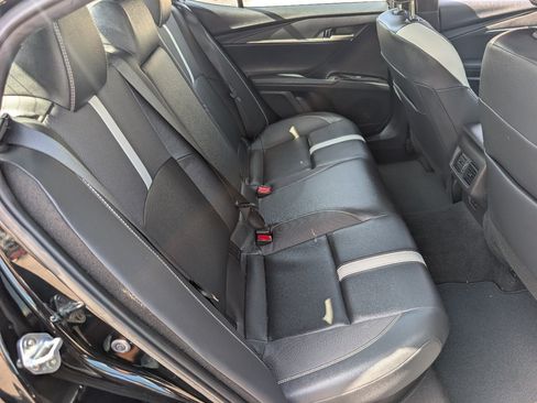 Used 2025 Toyota Camry SE FWD image 5