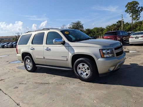 Used 2014 Chevrolet Tahoe LT w/ Luxury Package image 2
