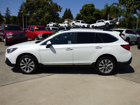 Used 2019 Subaru Outback 2.5i Touring AWD/4WD image 6