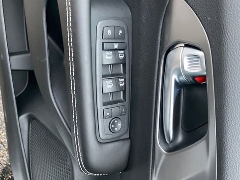 New 2026 Chrysler Pacifica Select image 12