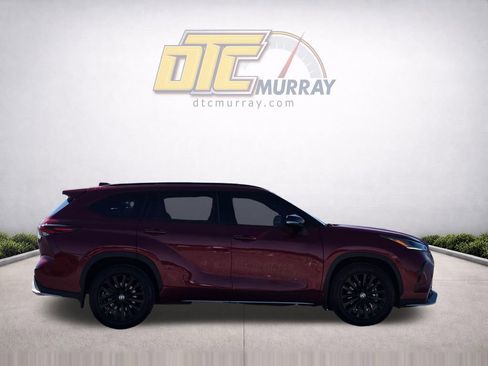 Used 2024 Toyota Highlander XSE AWD/4WD image 4