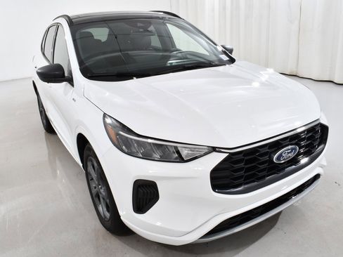 Used 2023 Ford Escape ST-Line w/ Tech Pack #1 image 4