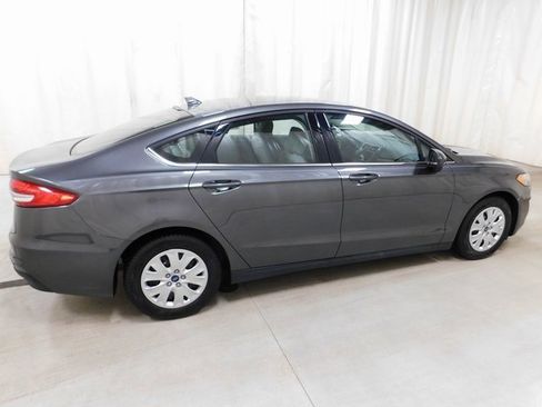 Used 2020 Ford Fusion S image 3