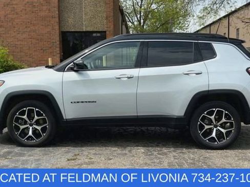 Used 2025 Jeep Compass Limited AWD/4WD image 5