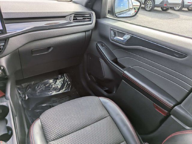 Certified 2023 Ford Escape ST-Line w/ Tech Pack #1 FWD image 17