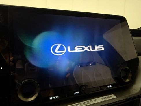 Used 2026 Lexus TX 500h AWD w/ Technology Package image 19