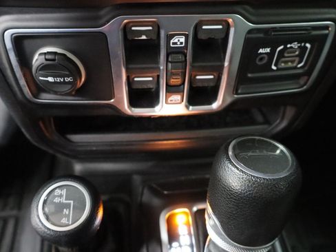 Used 2020 Jeep Gladiator Sport w/ Quick Order Package 24S AWD/4WD image 19